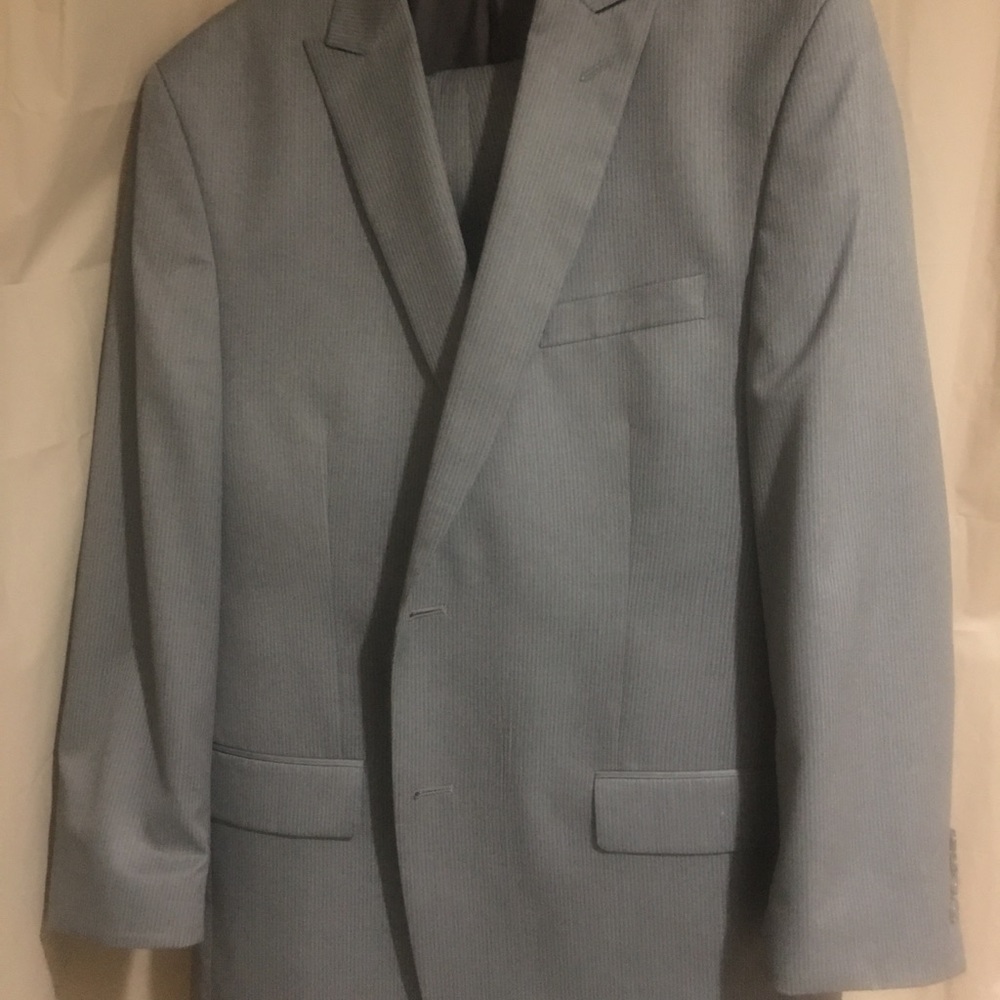 Michael Kors Gray Pinstripe Suit Sz 46 Regular